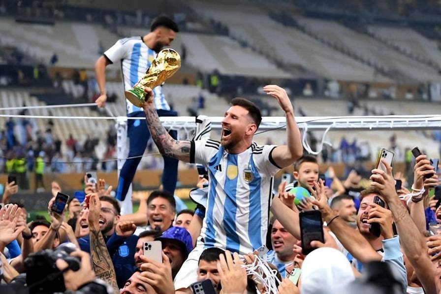 In 2022, Argentina will defeat France to win the World Cup.webp