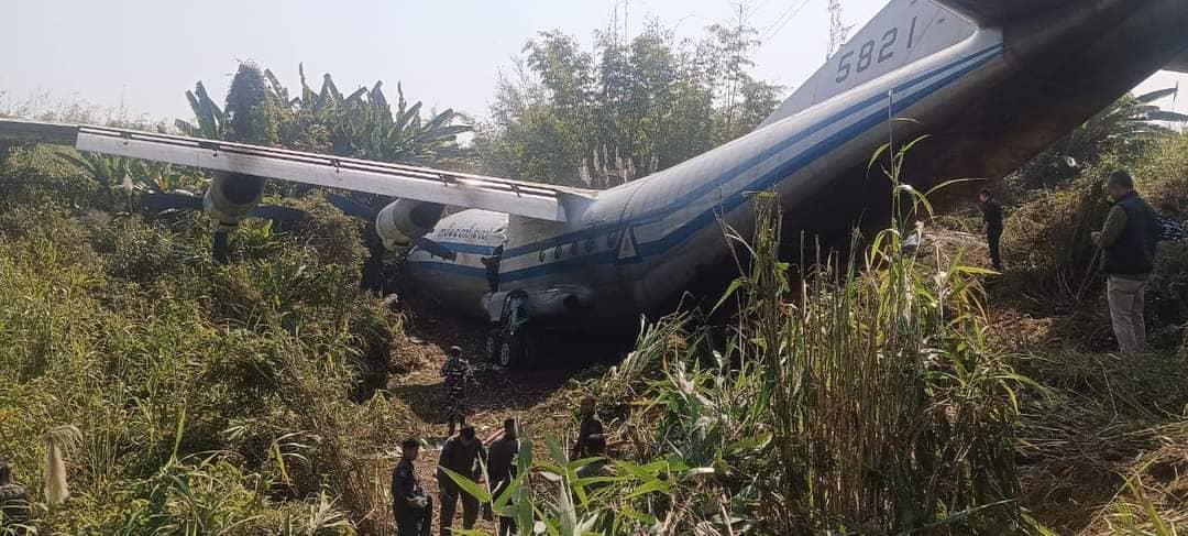 4282acfg myanmar military aircraft skids off