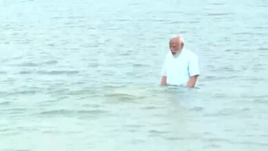 ghplns1o pm modi holy dip 625x300 20 January 24