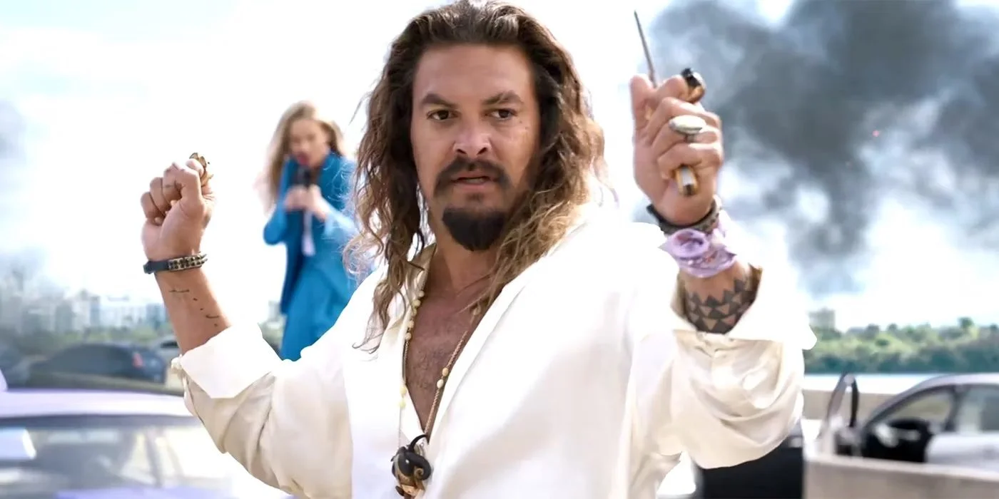jason momoa as dante reyes holding a knife in fast