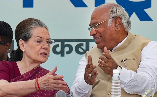 t7bjets kharge sonia